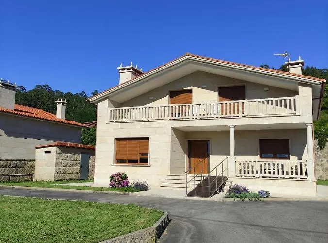 Tito Gómez Meis Casa de Férias